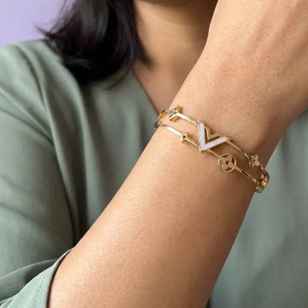 Two-Tone Cut-Out Motif Hinged Bangle
