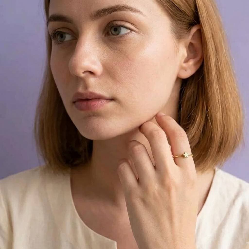 Tiny Star Slim Ring