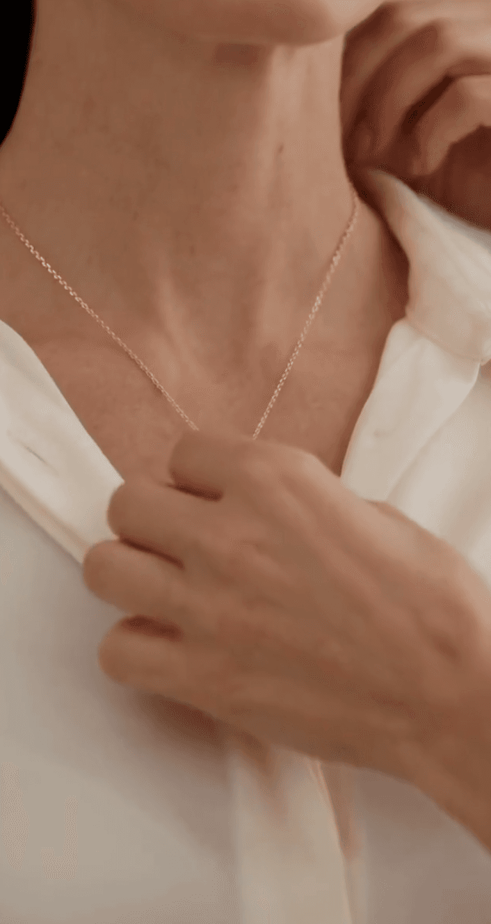 Your everyday look just found its perfect finishing touch. Mix it, layer it and wear it your way with jewellery that feels effortless, elegant and completely you.

Welcome to SheeVee. We’re officially live! ✨